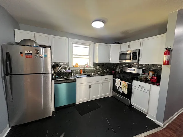 Building Photo - 203 Cherry St #2