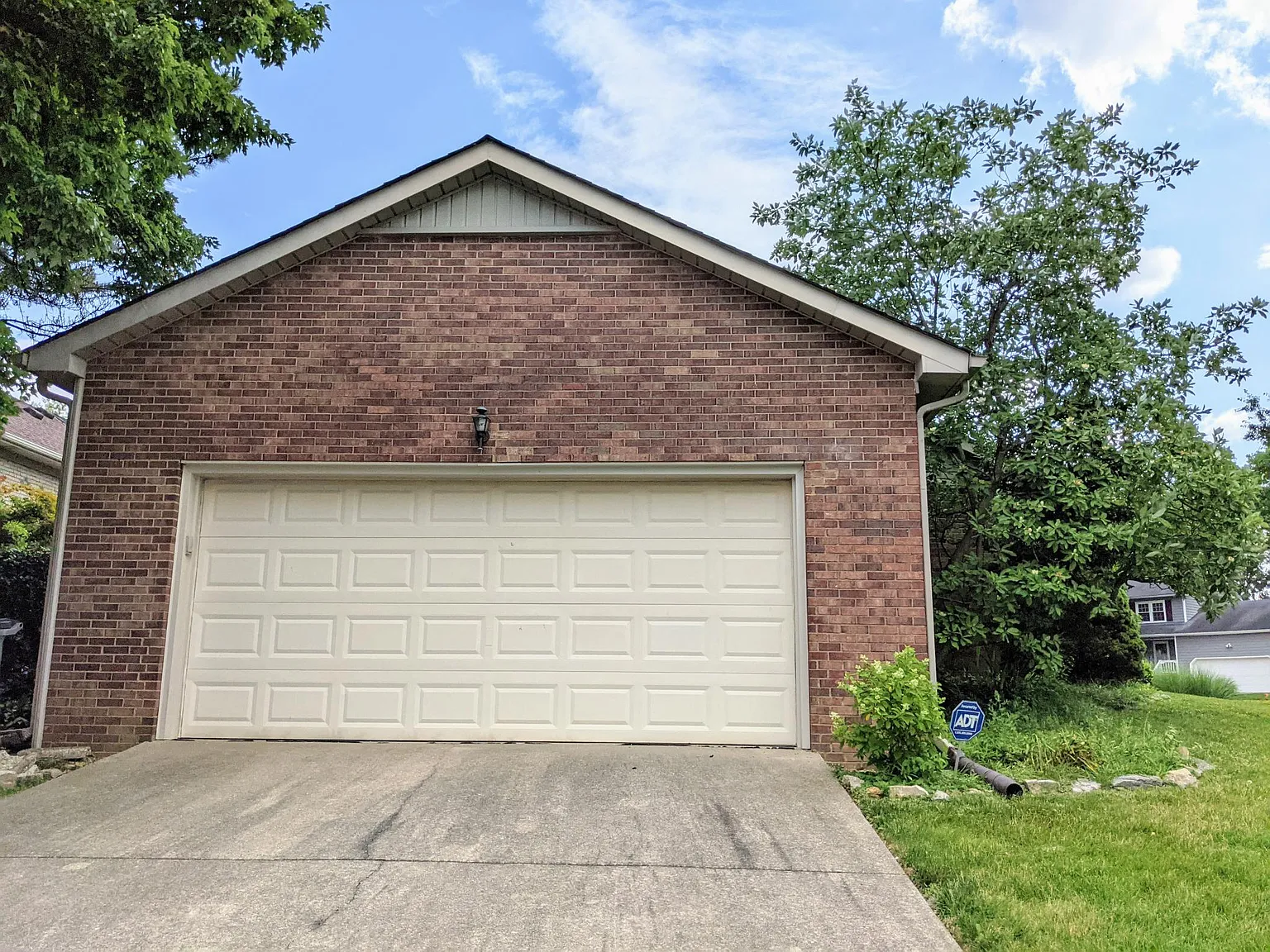 3 bed, 1260 sqft, $2,000 — Photo 4