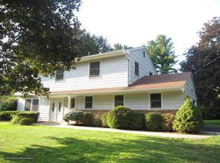 105 Augusta Dr, Lincroft, NJ
