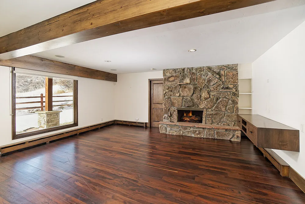 5 bed, 3833 sqft, $14,000 — Photo 3