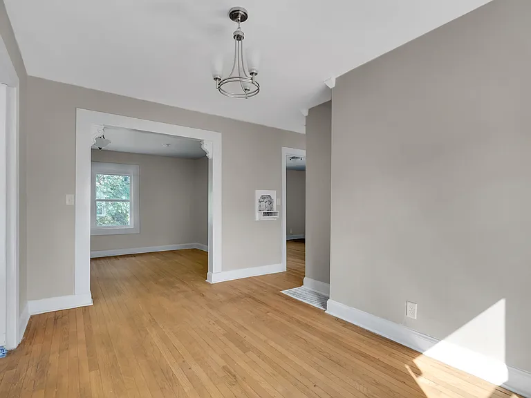 Berkshire Apartments — Photo 12