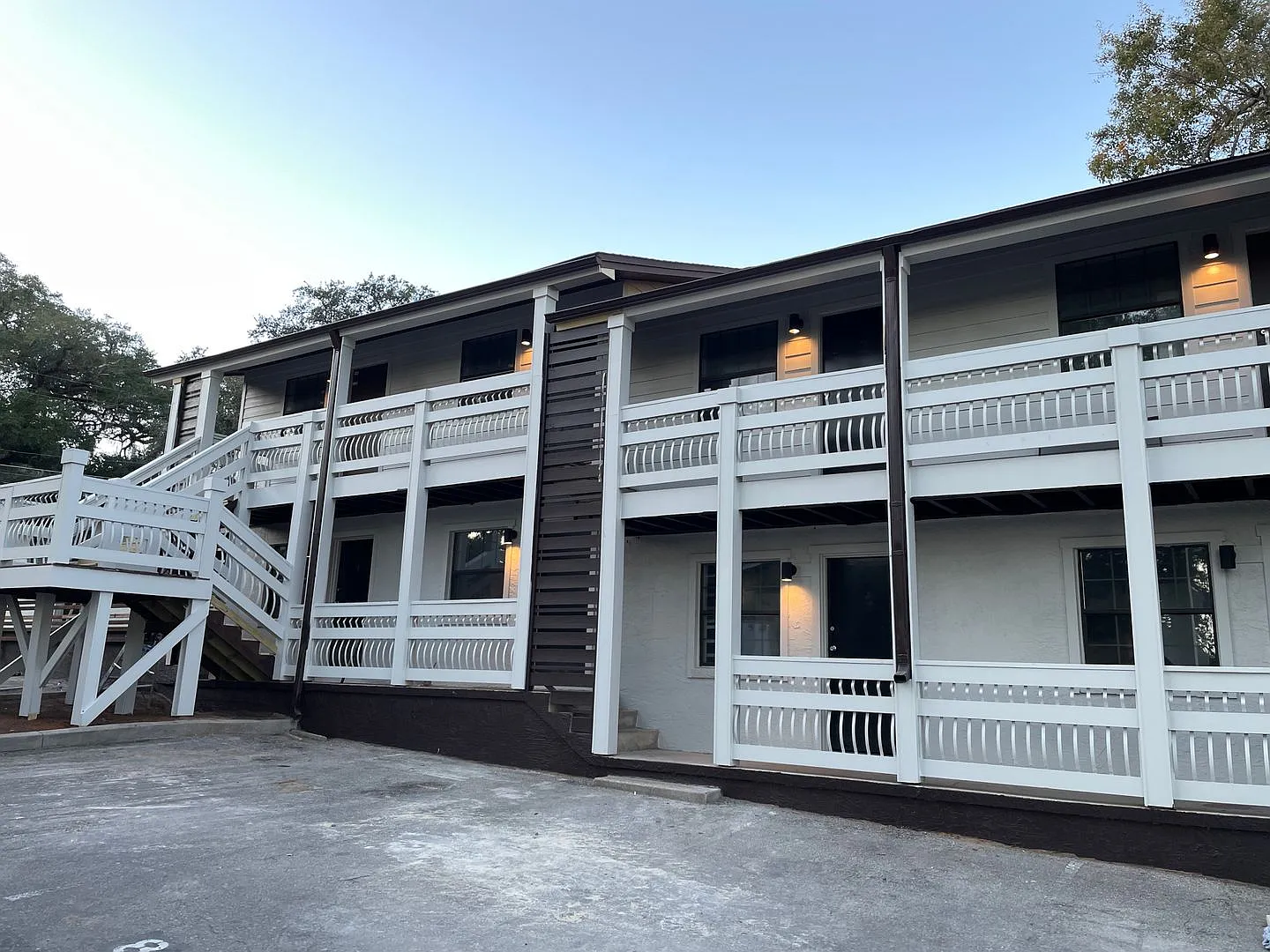Arrowhead Apartments — Photo 2