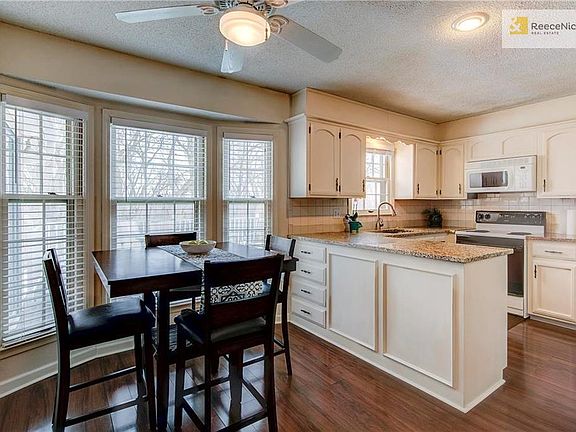 5th image of 16519 Dearborn Dr