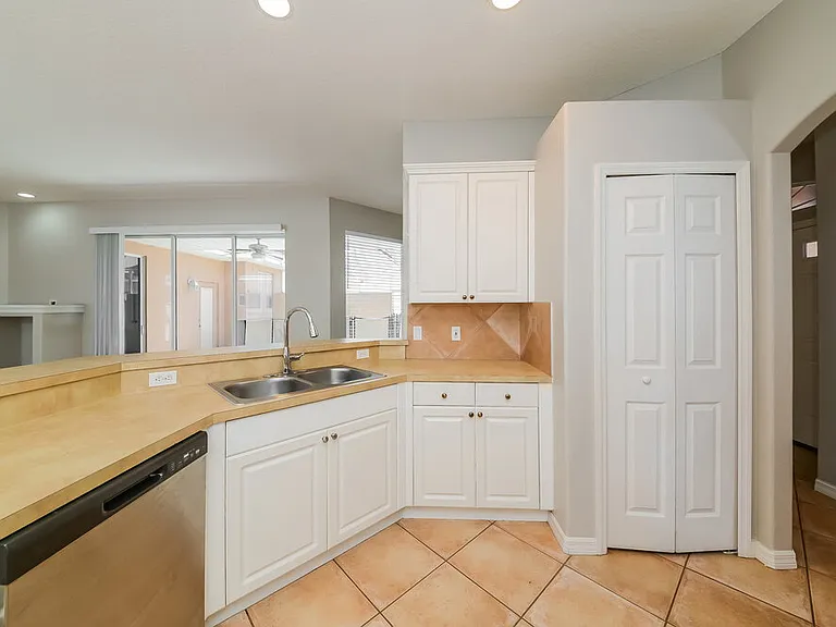1073 Whitegate Ct — Photo 7