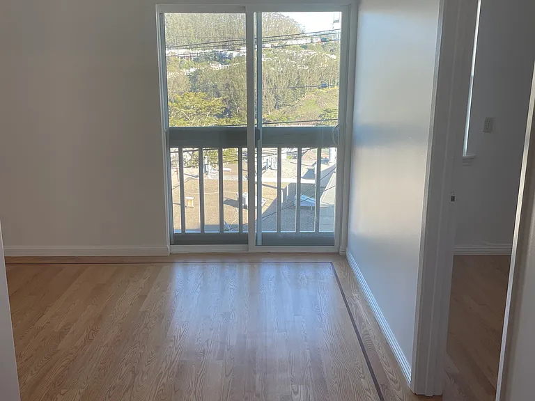450 Ortega St #1 — Photo 4