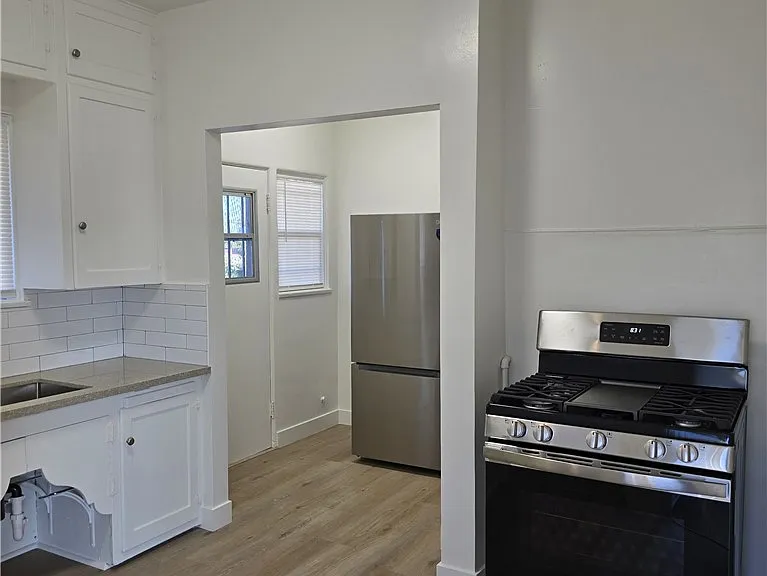 5740 California Ave — Photo 10