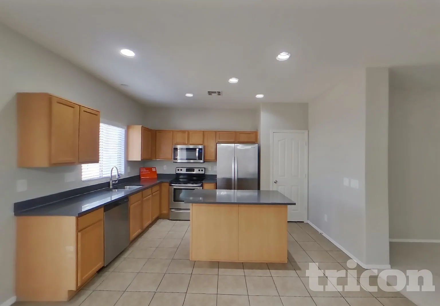 8014 W Lumbee Street Phoenix AZ — Photo 4