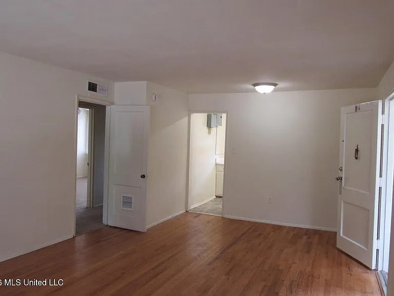 1043 Carlisle St #B6 — Photo 4