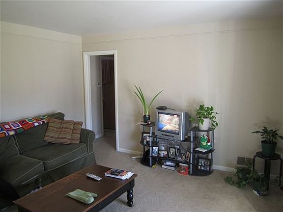 29188 Barrington Living Room