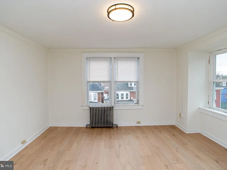 37 S 13th St #3 — Photo 5