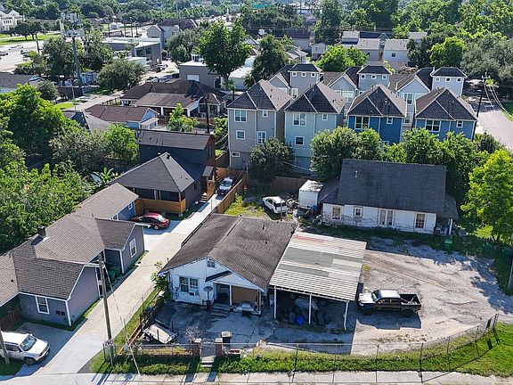 4th image of 707 E 28th St