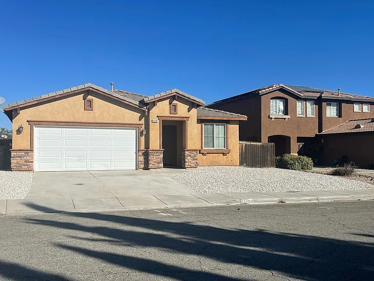 14190 Blackstone St — Photo 45
