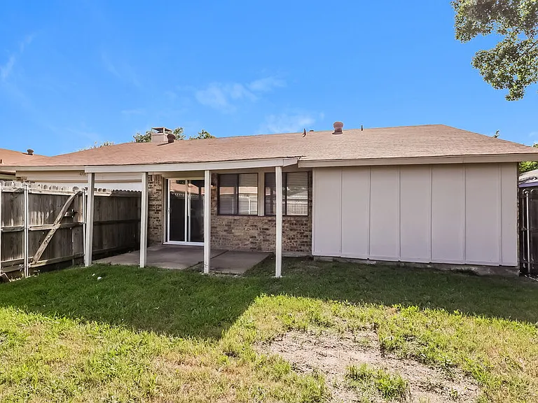 4008 Shackelford Dr — Photo 16