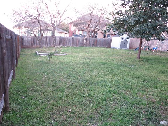 2nd image of 402 Las Colinas Dr