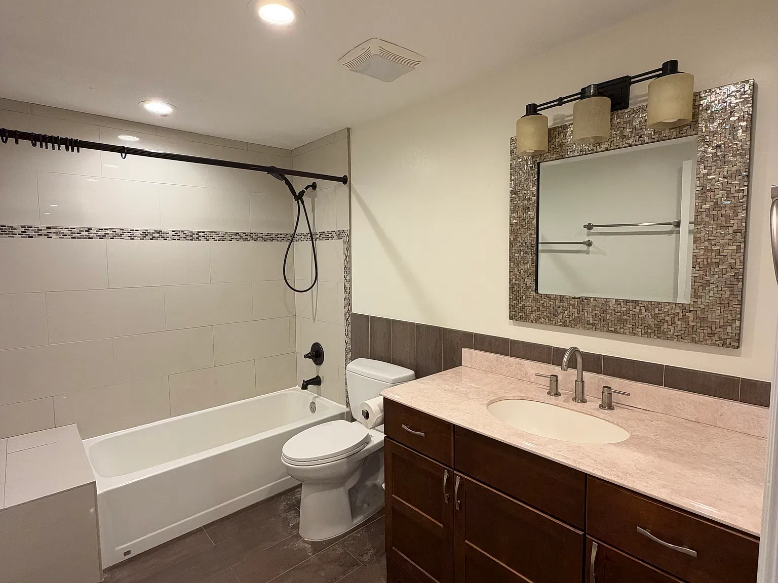 3 bed, 1300 sqft, $750 — Photo 4