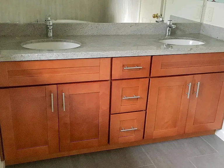 Master Bathroom with Double Sinks/Granite Countertops