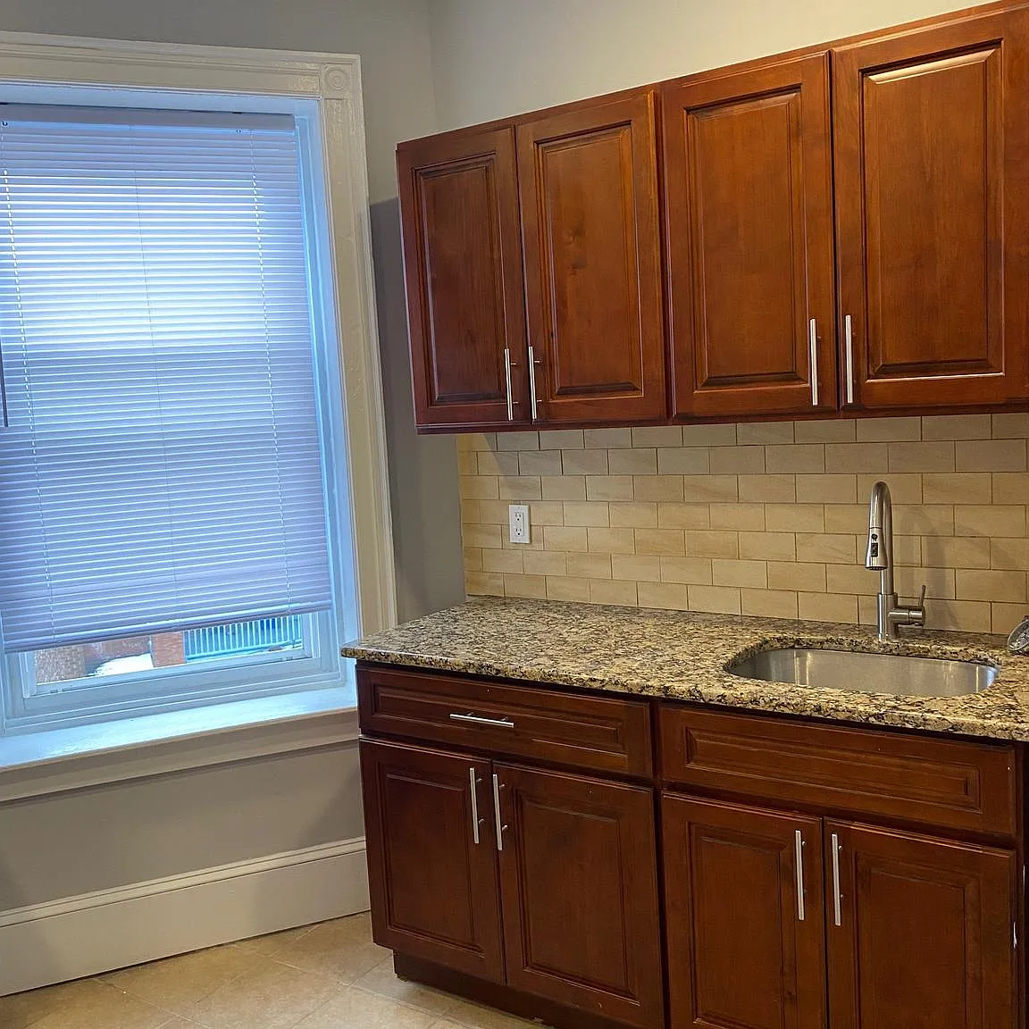 2 bed, 1000 sqft, $1,495 — Photo 2