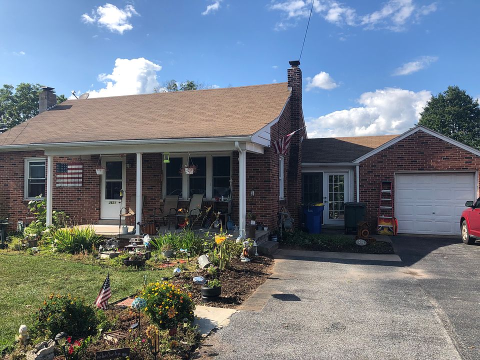 Cute house with character!
