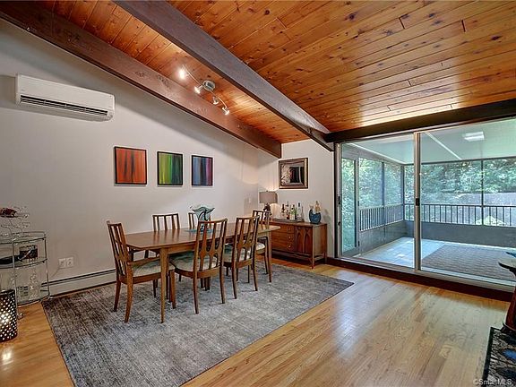 4th image of 100 Brookhaven Dr