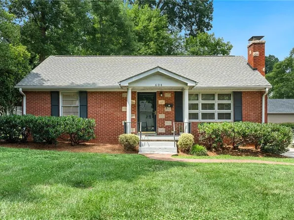 604 Sunset Dr, High Point, NC 27262