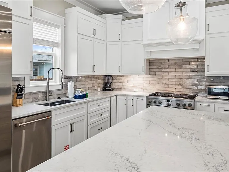 503 Albatross St — Photo 18