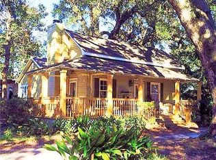 901 Iberville Dr, Ocean Springs, MS 39564