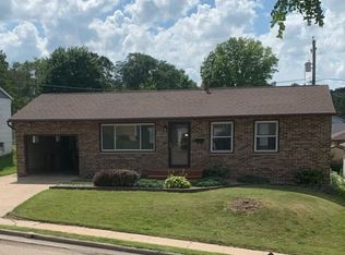 2465 Trygg Dr, Dubuque, IA 52001