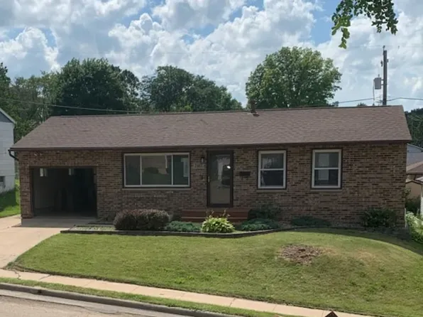 2465 Trygg Dr, Dubuque, IA 52001
