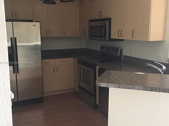 3rd image of 602 Belmont Ln #602