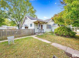 800 Oxford Ave, Pekin, IL 61554