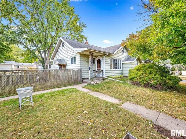 800 Oxford Ave, Pekin, IL 61554