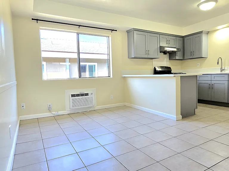 921 Edith Ave #I — Photo 4