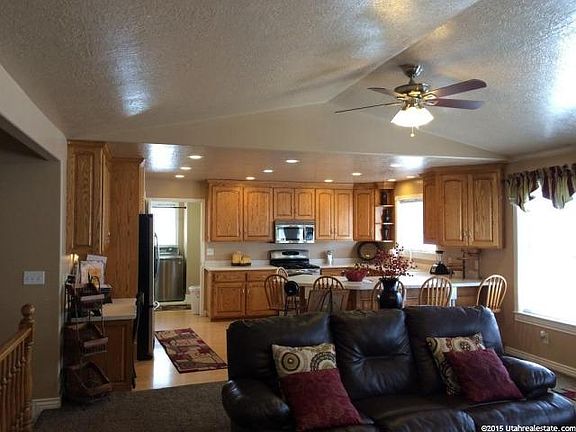4th image of 1478 E Mountain View Dr