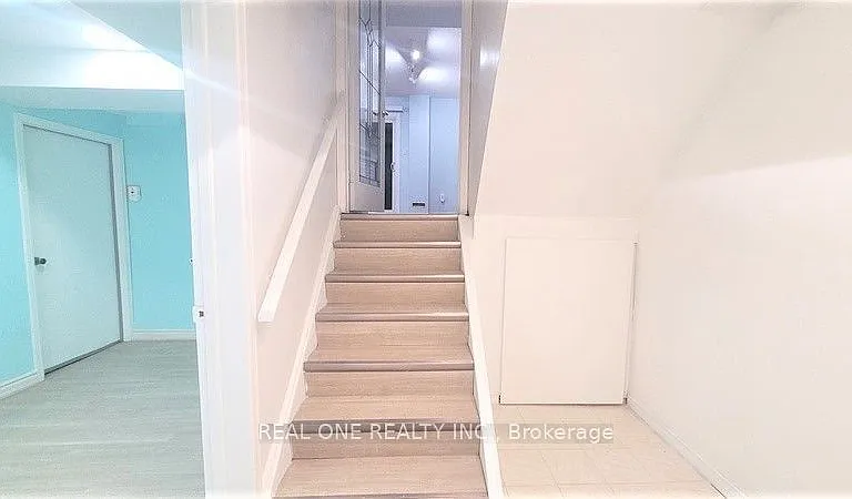 4181 Trapper Cres #LOWER — Photo 7