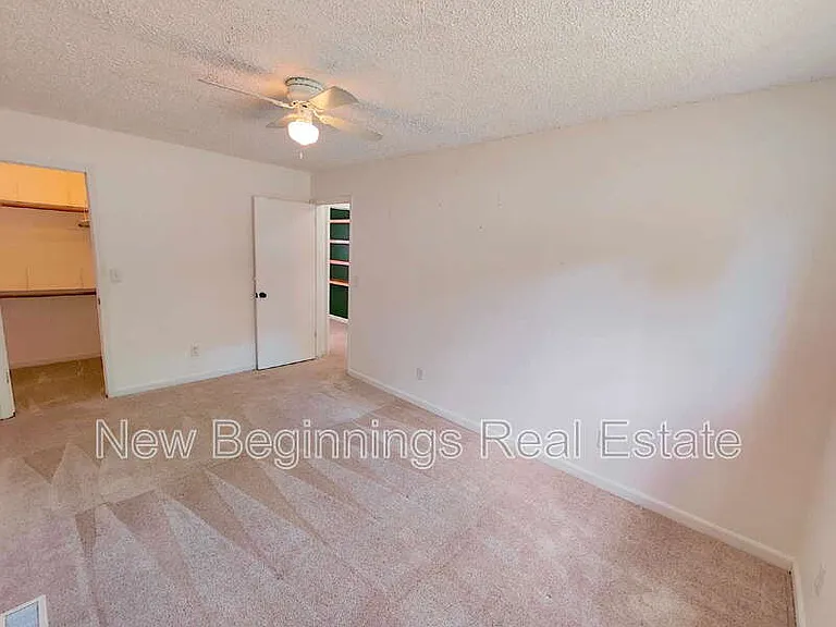 5560 Montgomery Ter — Photo 13