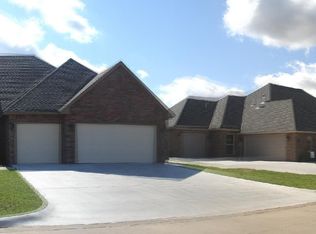 2102 Day Break Ln, Enid, OK 73703