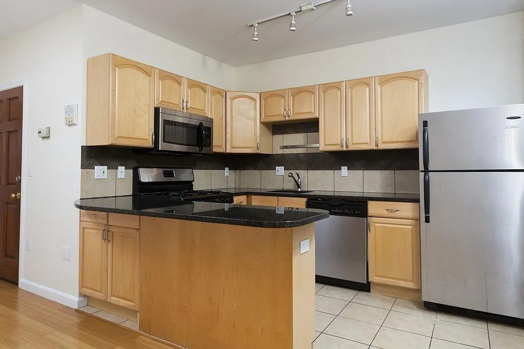1 bed, 500 sqft, $3,150 — Photo 1