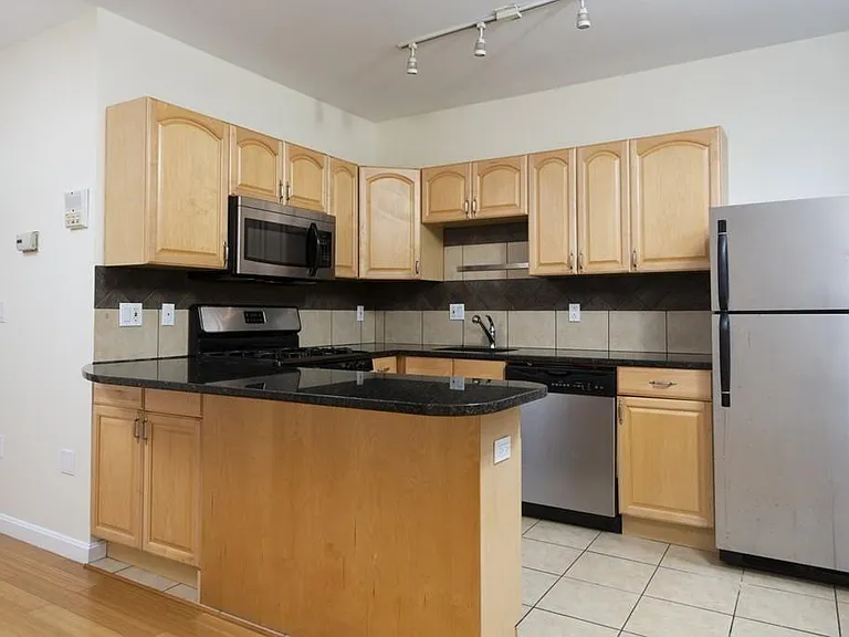 11 Bartlett Pl #2 — Photo 1