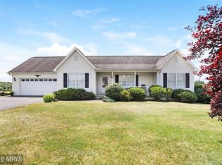 723 Michigan Dr, Falling Waters, WV 25419