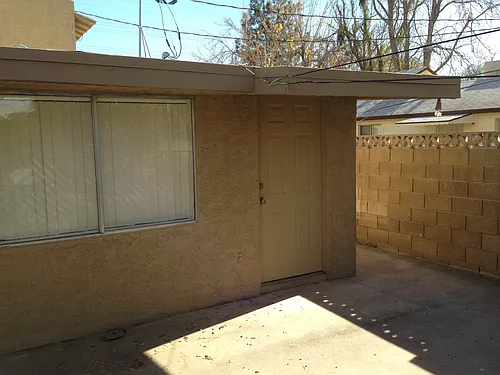 906 S Farmer Ave Photo 1