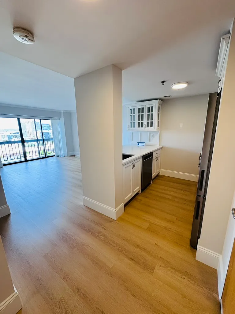 1 bed, 573 sqft, $3,000 — Photo 1