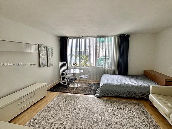 4th image of 1000 West Ave APT 822