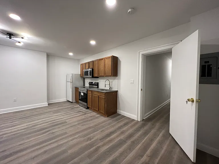 1203 Spruce St #3FF — Photo 3