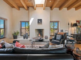 6 W Via Plaza Nueva, Santa Fe, NM 87507