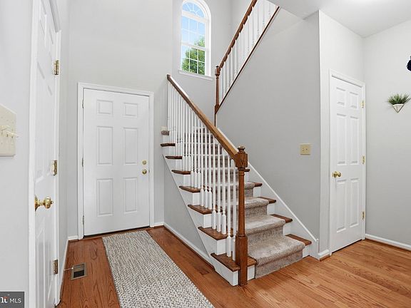 3rd image of 526 Clearview Dr