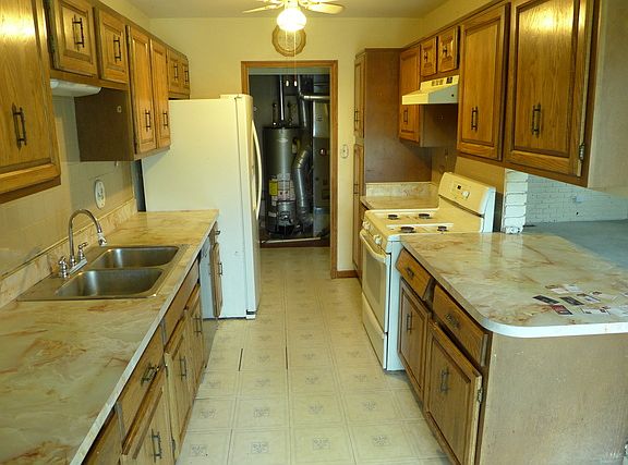 2nd image of 2112 Sunnydale St
