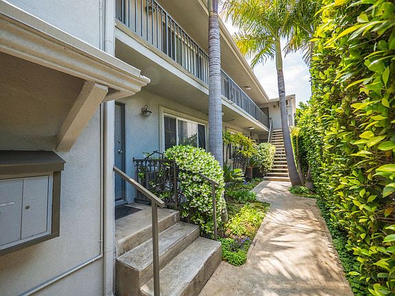 2nd image of 11900 Venice Blvd #132-01