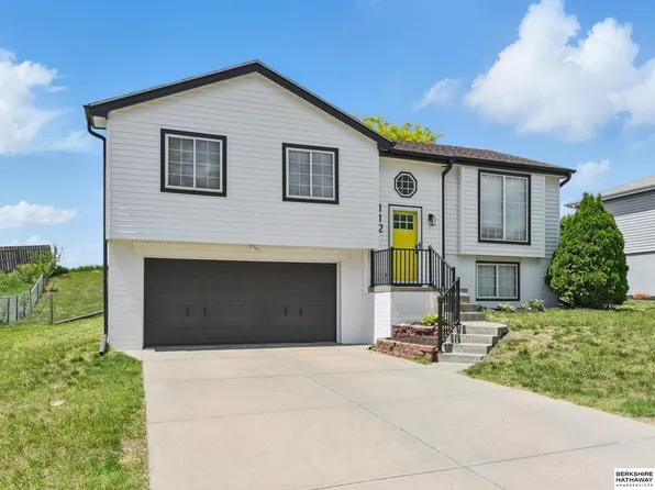 112 Citadel Dr, Papillion, NE 68133