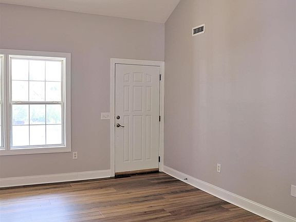 4th image of 220 Willow Oak Dr