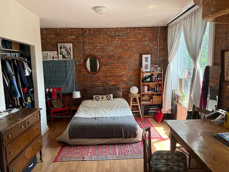 225 Gladstone Ave — Photo 70